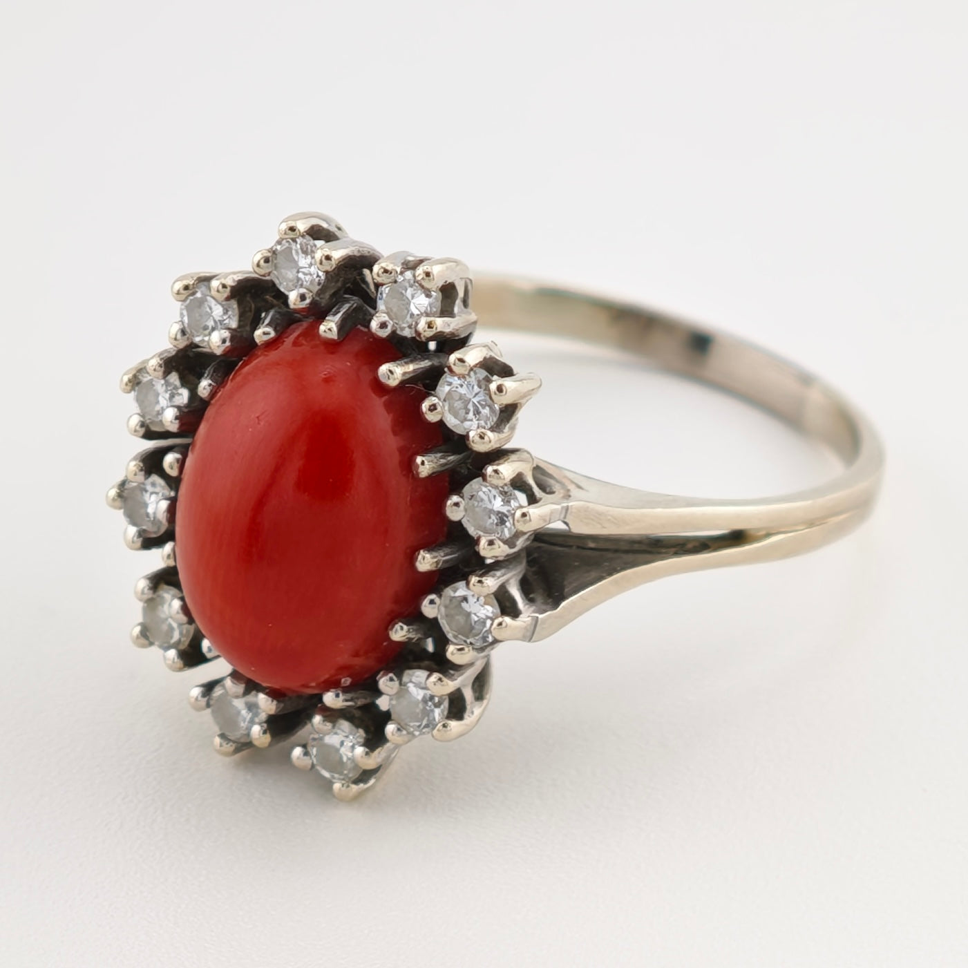 Ring im Halbprofil