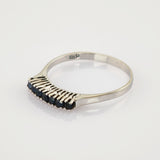 Eleganter Weißgold-Ring mit Saphiren