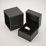 Schwarzes Schmucketui mit goldenem Ring und Schriftzug YOURVINTAGE.store.