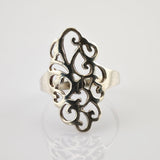 Silberner Ring mit kunstvollem Openwork-Design und geschwungenen Mustern im Vintage-Stil