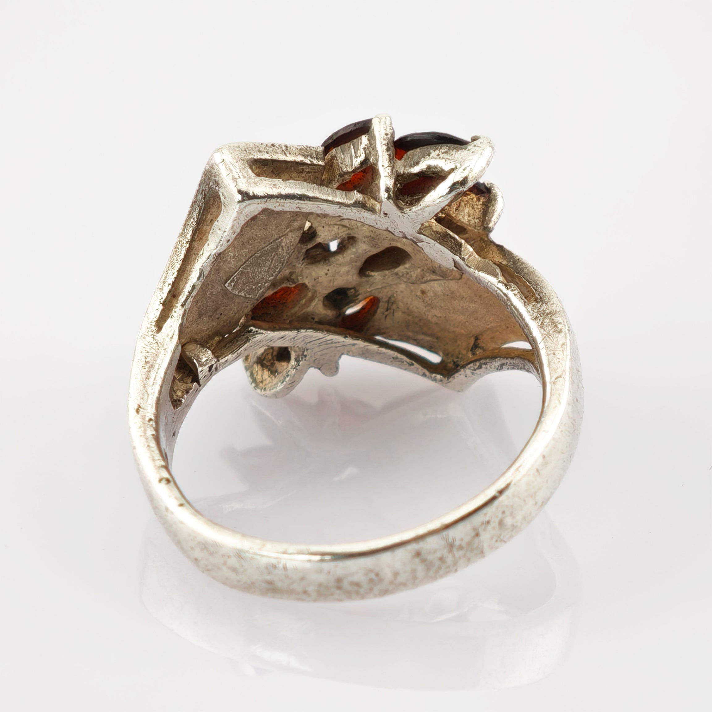 Silberner Ring mit roten Steinen, Vintage-Schmuck