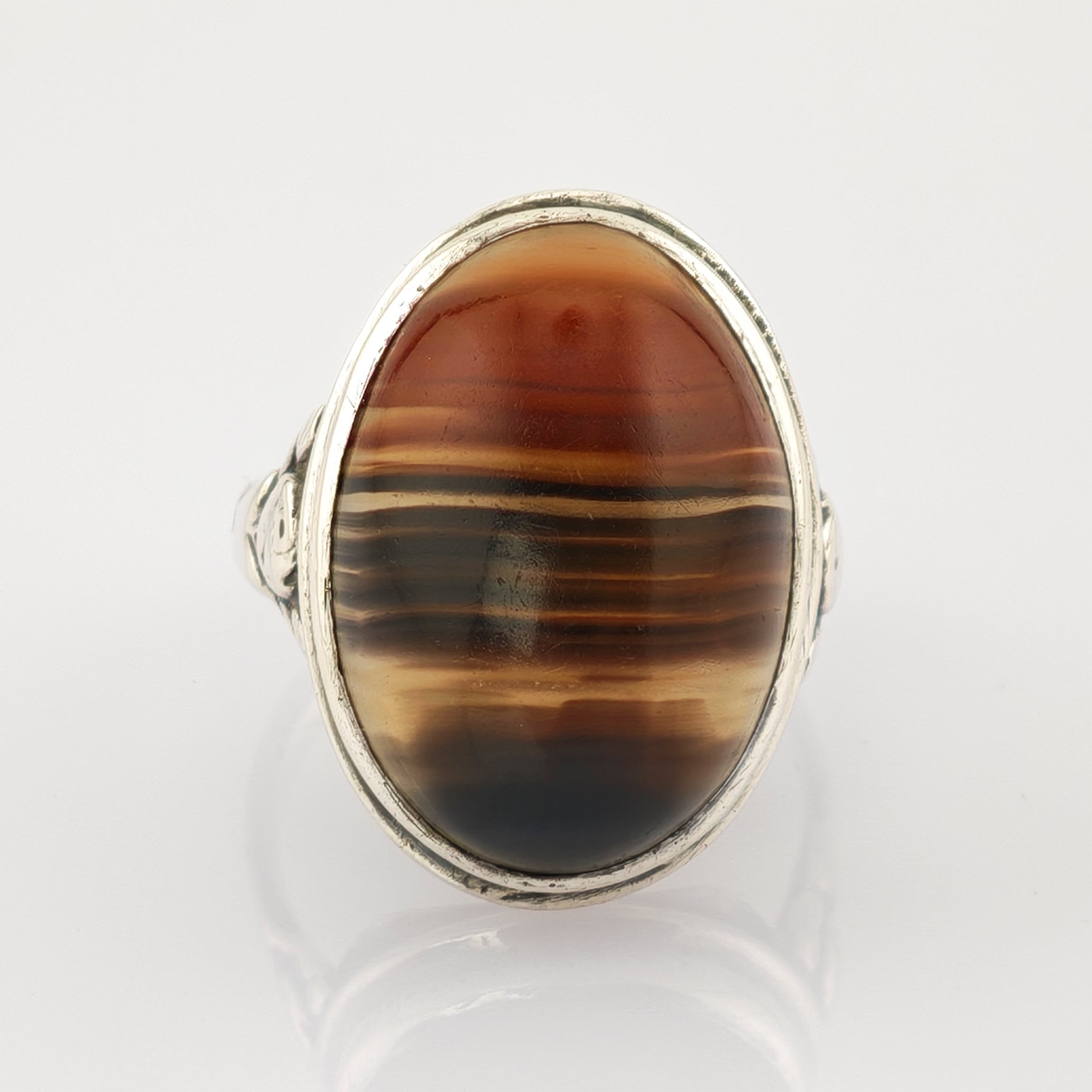 Silberring mit ovalem Edelstein, braun-schwarzen und beigen Streifen
