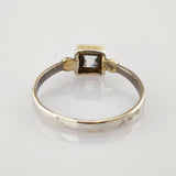 Zarter Vintage-Ring mit quadratischem transparentem Stein und dünnem Metallband