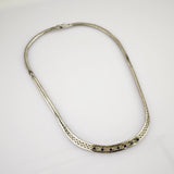 Elegantes Collier aus Silber mit Saphiren
