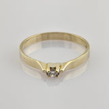 Solitärring aus Geldbgold mit Diamant