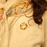 Vintage-Brosche aus Gold mit Emaille