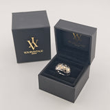 Ring aus Weißgold mit Diamanten