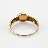 Filigraner Goldring mit Mondstein-Cabochon