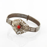 Antiker Armreif mit echter Koralle