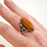 Vintage-Ring aus Silber mit honigfarbenem Farbstein