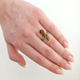 Moderner Silberring mit zwei Bernsteinen