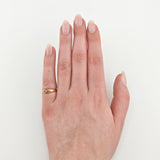 Eleganter Goldring mit Diamant