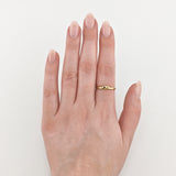 Feiner Goldring mit zentralem Rubin