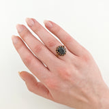 Vintage-Goldring mit Granatblüte