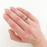 Weißgoldring mit Smaragd und Brillanten