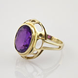 Eleganter Statement-Ring aus Gold mit Amethyst