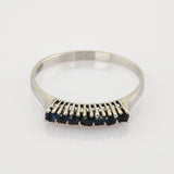 Eleganter Weißgold-Ring mit Saphiren