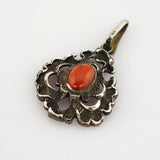 Silberanhänger mit rotem Farbstein