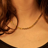 Massive Goldkette im Street-Style