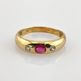 Ring aus Gold mit Rubin