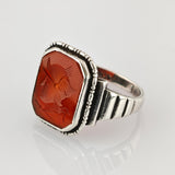 Klassischer Ring aus Silber mit Karneolgemme