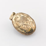 Medaillon Silber graviert mit Pflanzenornamenten, um 1900
