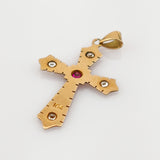 Kreuz-Anhänger mit Rubin und Bergkristallen