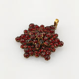 Antiker böhmischer Granat-Anhänger in Sternform
