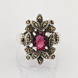 Vintage Silberring mit violettem Glasstein & filigraner Ornamentfassung aus den 1950er Jahren