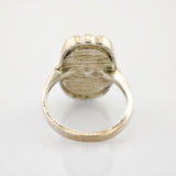 Silberring mit Muschelkamee im klassischen Stil