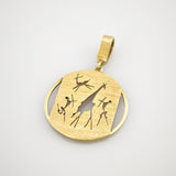 Gold Anhänger mit afrikanischer Jagdszene und Giraffe