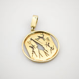 Gold Anhänger mit afrikanischer Jagdszene und Giraffe