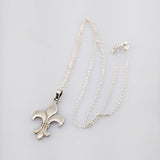 Silber Anhänger mit Kette - Lilie, florales Symbol