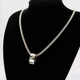 Weißgold Collier mit sieben Diamanten