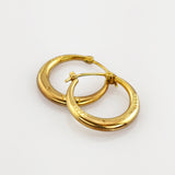 Gold Creolen strukturiert modern