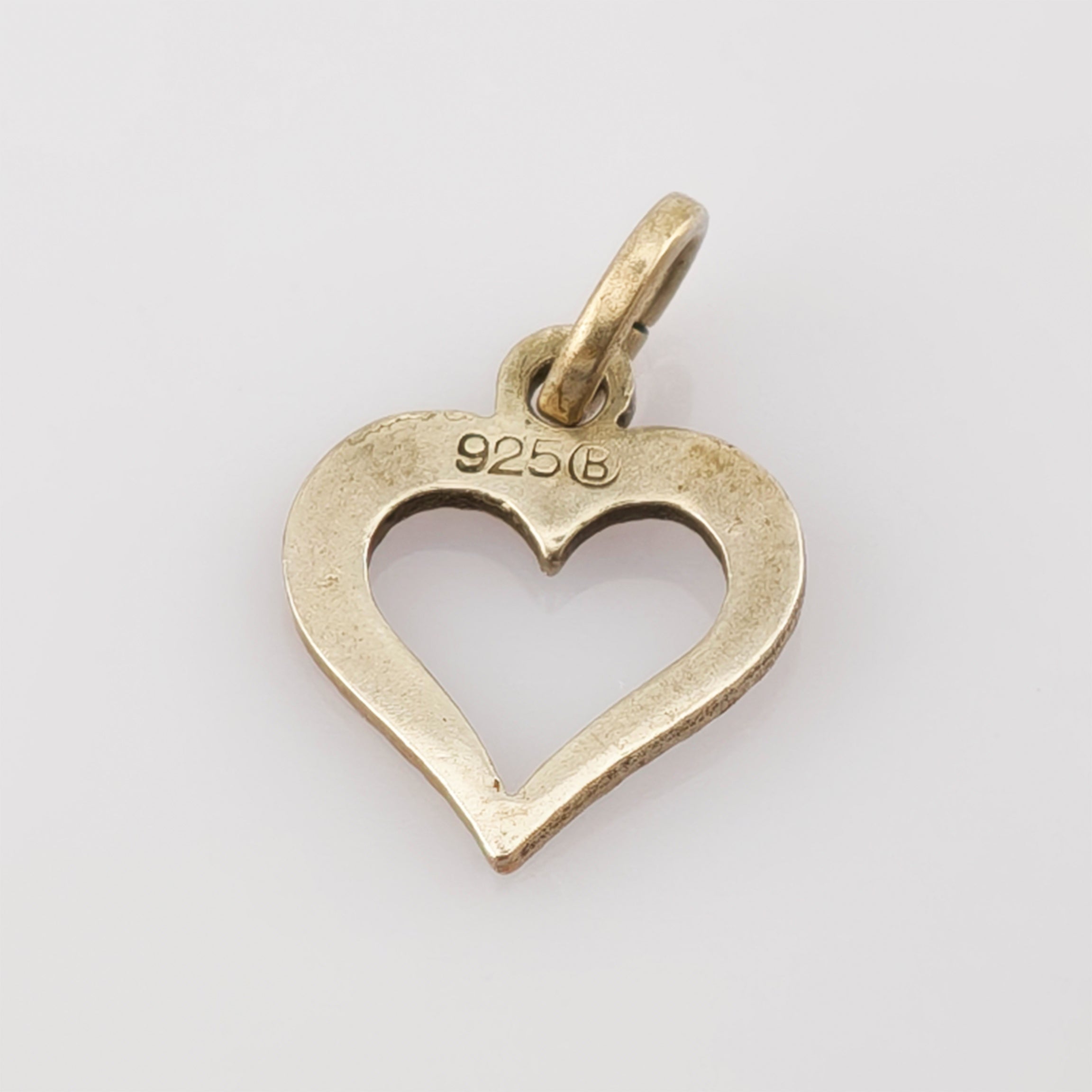 Metallanhänger in Herzform mit offenem Zentrum und Gravur 925B, geeignet für Ketten oder Armbänder
