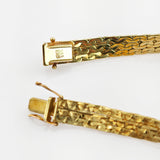 Gold Armband strukturiert modern