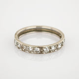 Weißgoldring mit Diamanten im Stil klassischer Memoire-Ringe