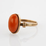 Goldring mit Jaspis Cabochon im Stil der Moderne