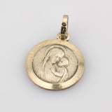 Runder Anhänger mit Madonna-und-Kind-Relief und goldenem strukturiertem Rand aus Sterling Silber 925.