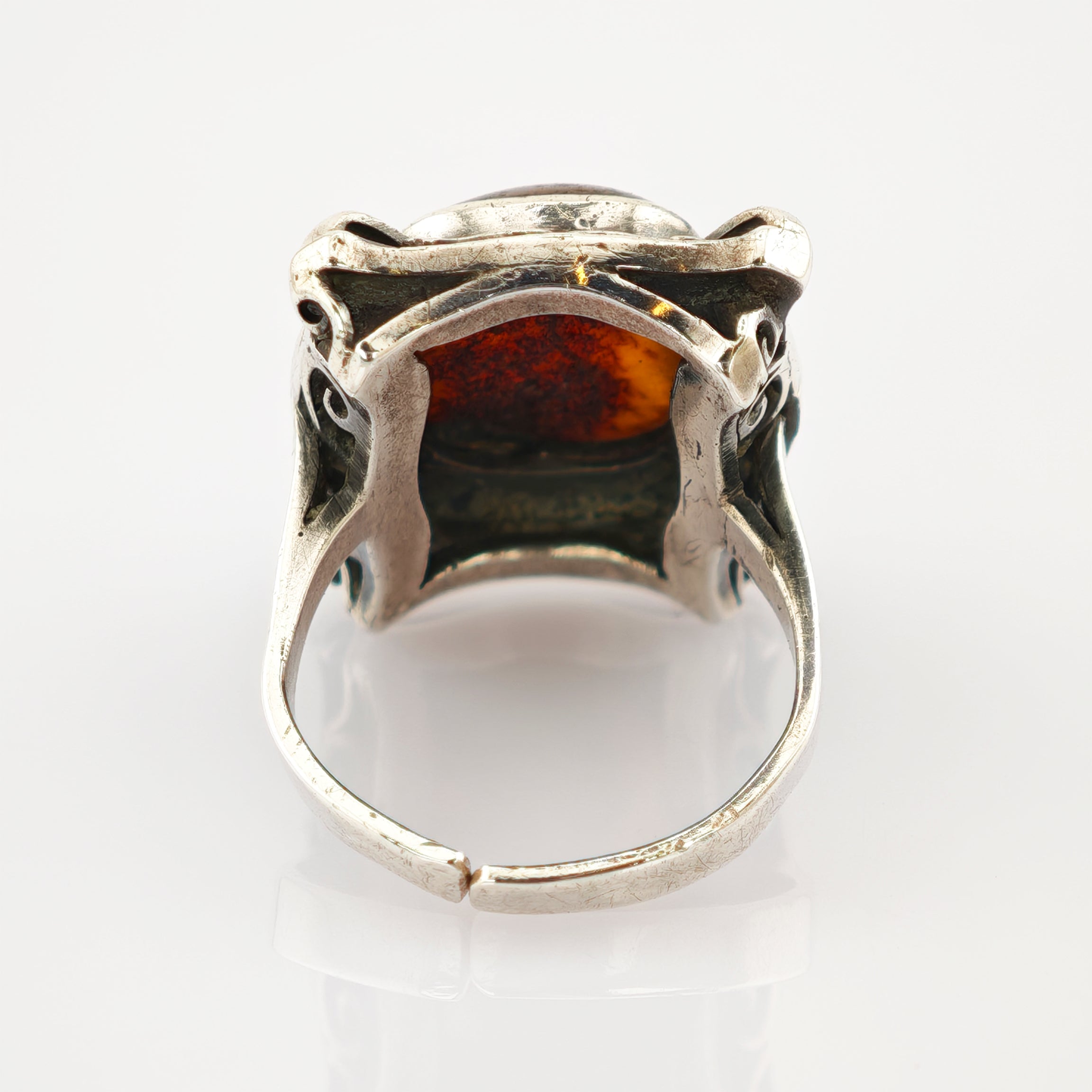 Silberner Ring mit filigranen Ornamenten und bernsteinfarbenem Stein, Vintage-Schmuck