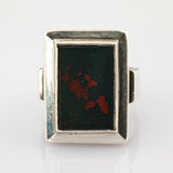 Silberring mit rechteckigem Blutstein, dunkelgrün mit roten Sprenkeln, poliert